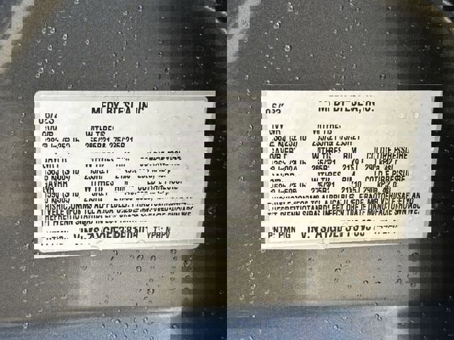 Used 2023 Tesla Model Y Performance image 31