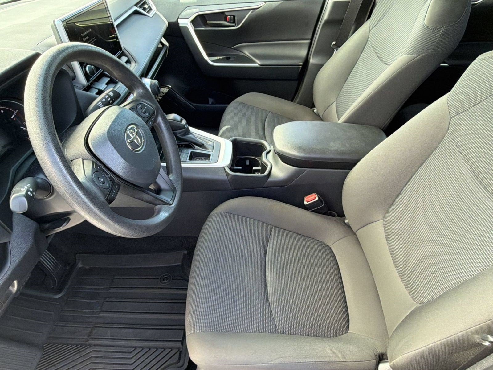 Certified 2024 Toyota RAV4 LE FWD image 5