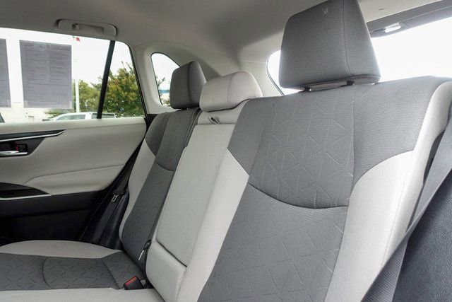 Used 2022 Toyota RAV4 XLE image 26