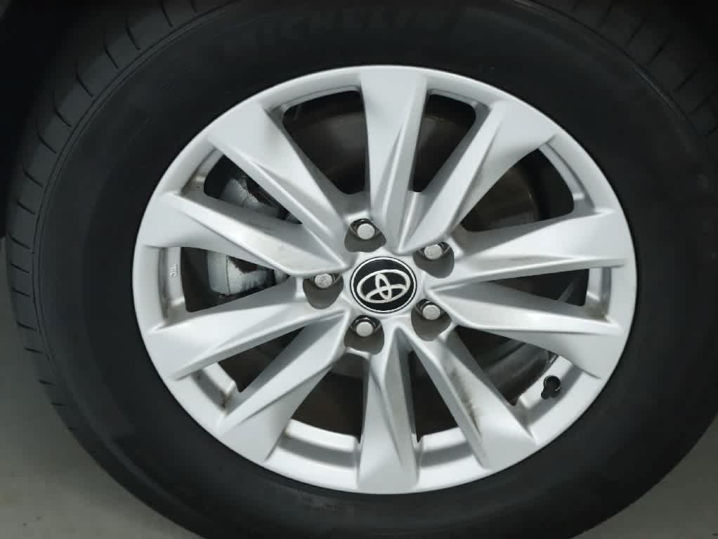 Certified 2024 Toyota Corolla Cross LE FWD image 35