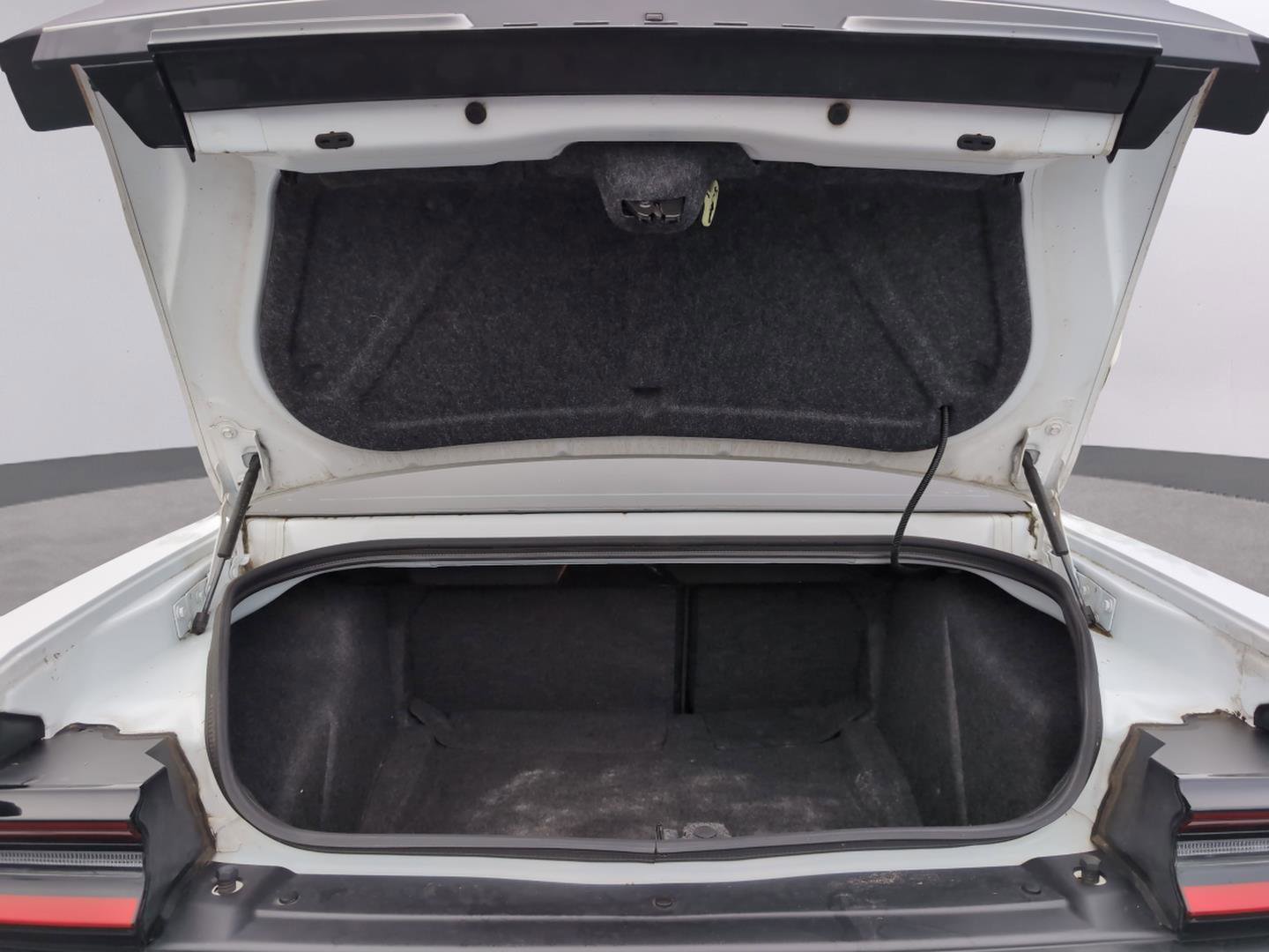 Used 2020 Dodge Challenger R/T w/ Plus Package image 9