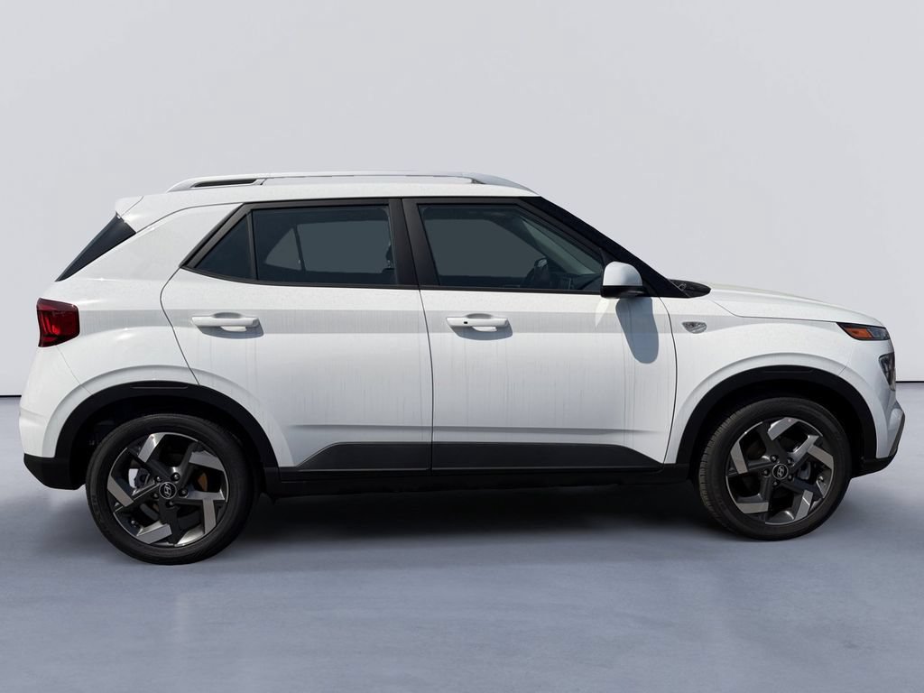 New 2026 Hyundai Venue SEL FWD image 2