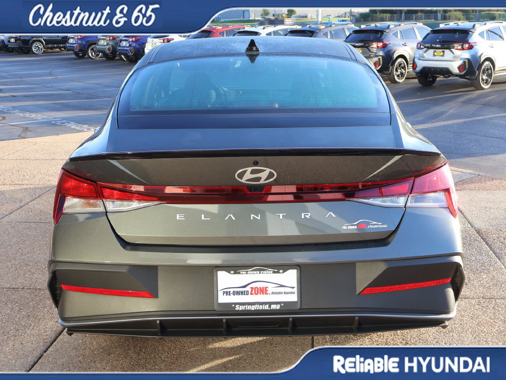 Certified 2025 Hyundai Elantra Sport FWD image 5