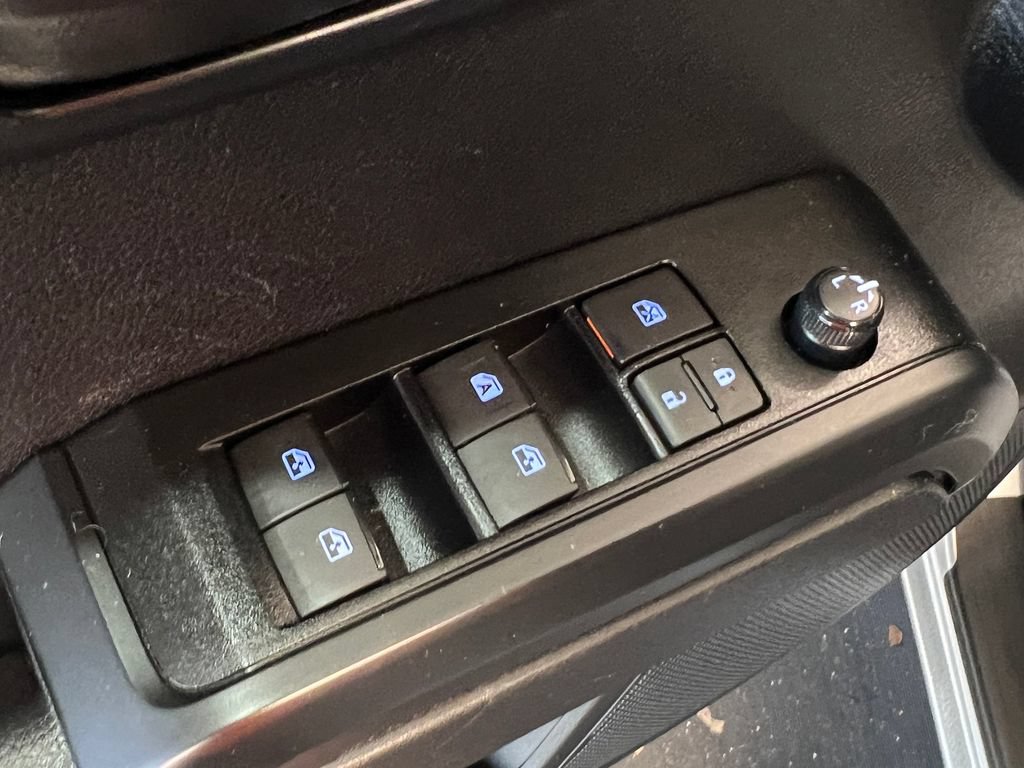 Used 2023 Toyota Tacoma SR AWD/4WD image 29