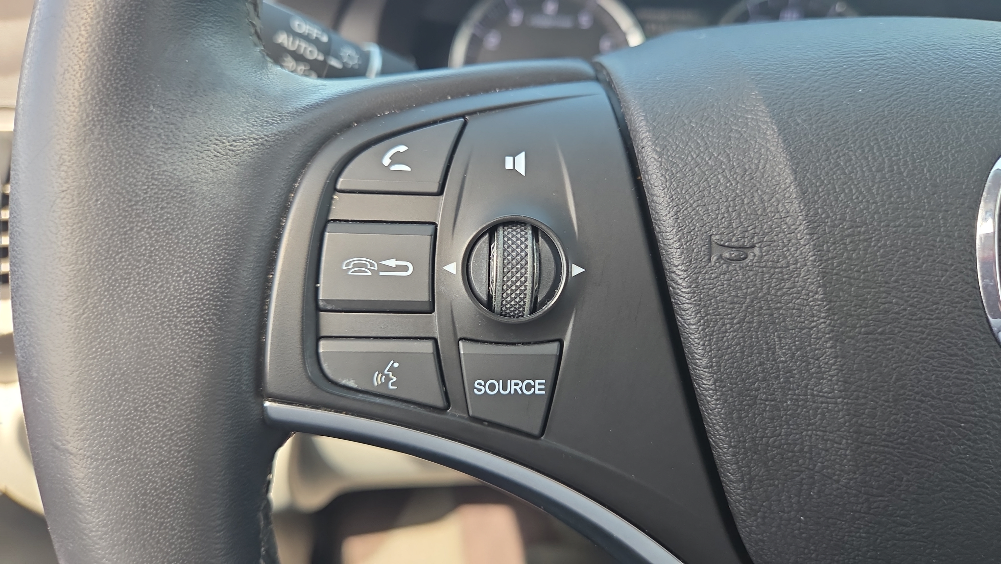 Used 2018 Acura MDX SH-AWD w/ Technology Package image 22