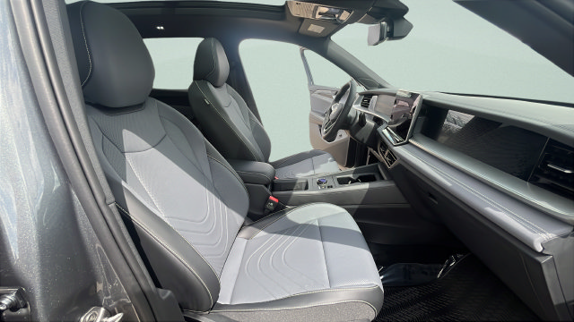 New 2026 Volkswagen Tiguan SE R-Line AWD/4WD image 27