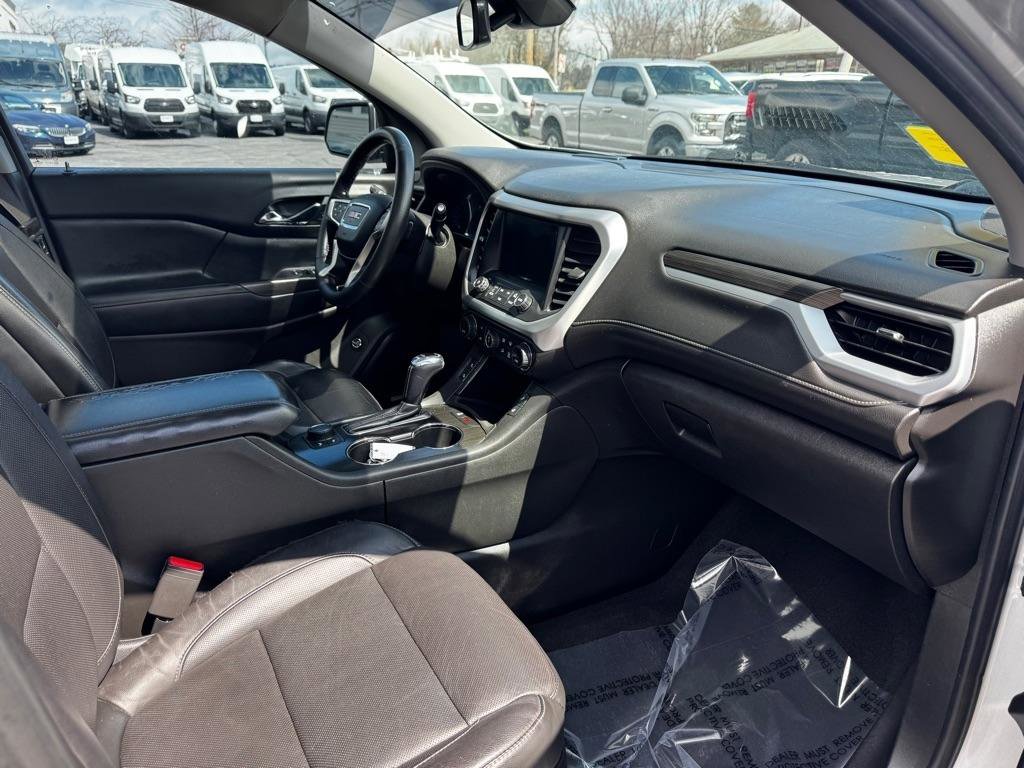 Used 2018 GMC Acadia SLT w/ LPO, Floor Liner Package AWD/4WD image 16