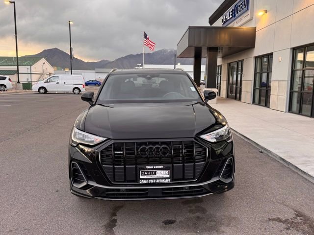 Used 2022 Audi Q3 2.0T Premium w/ Convenience Package AWD/4WD image 2