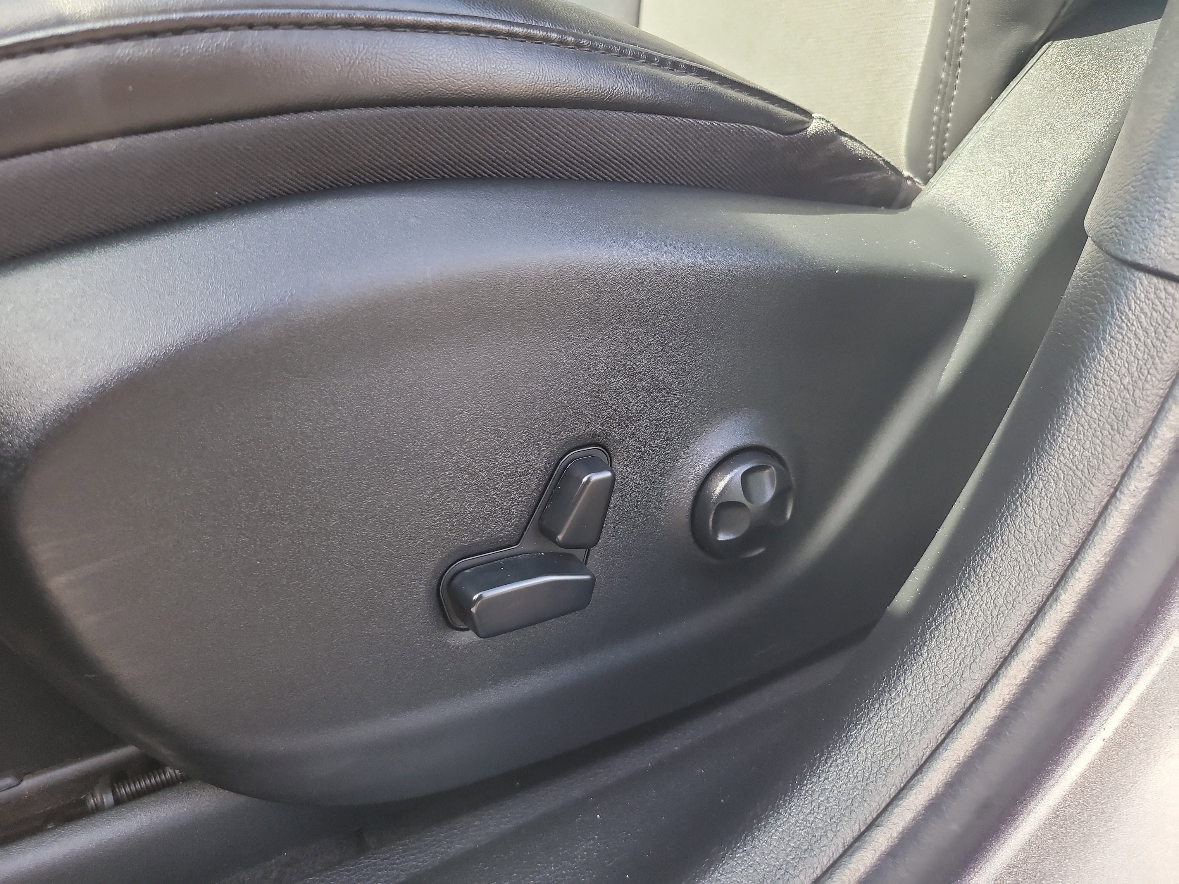 Used 2020 Jeep Cherokee Latitude Plus image 18