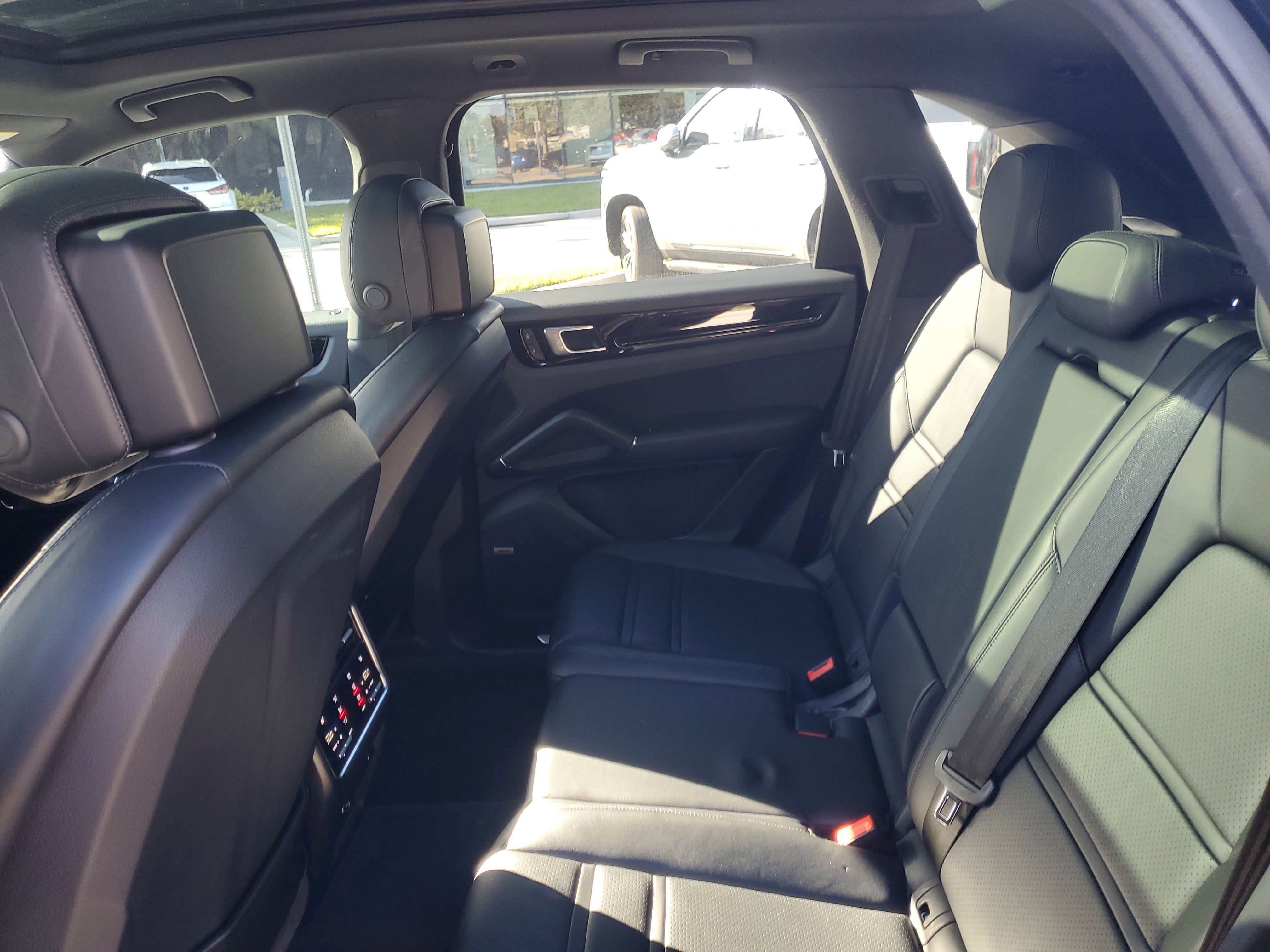 Used 2022 Porsche Cayenne S image 15