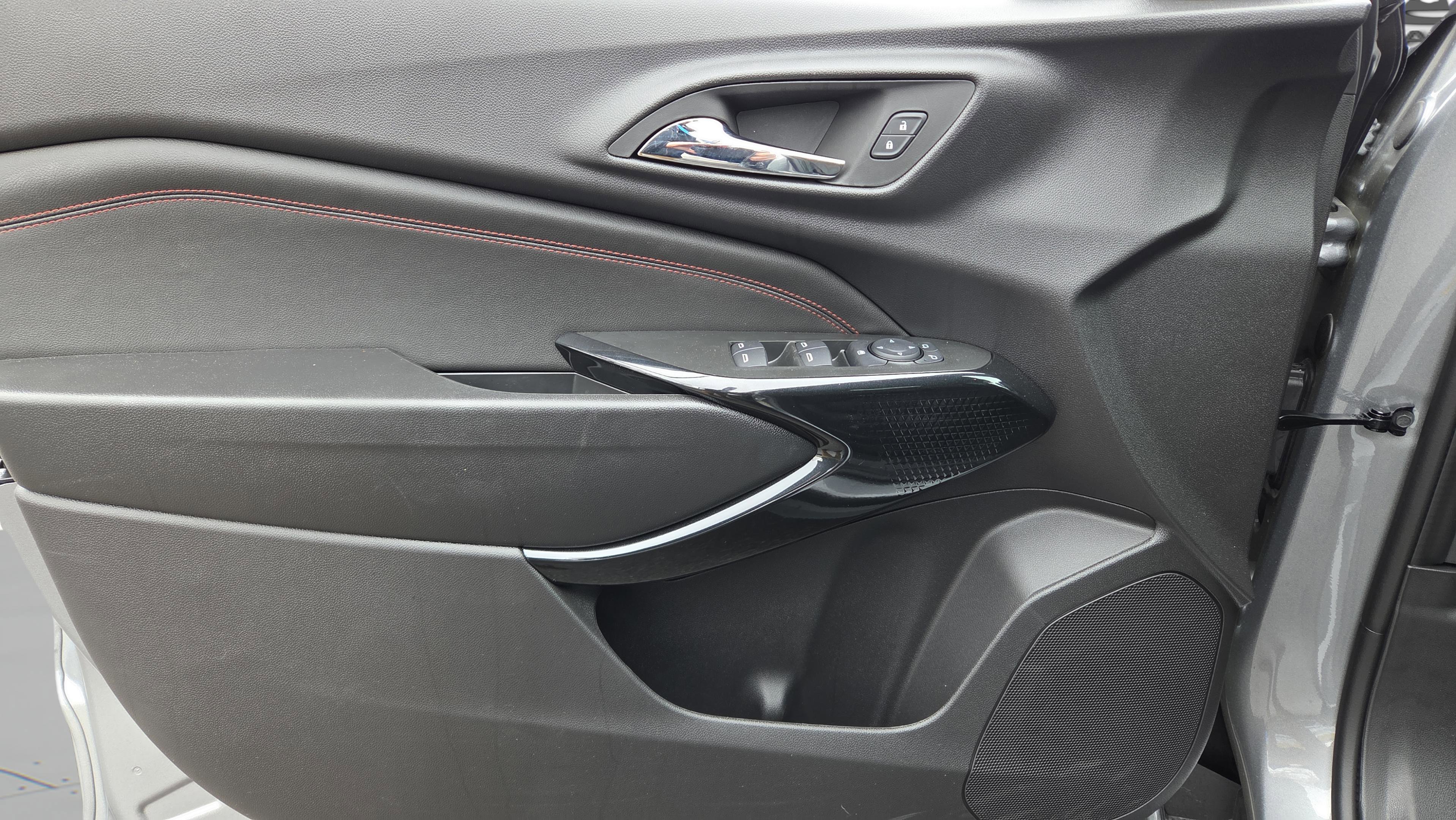 New 2026 Chevrolet Trax RS w/ Driver Confidence Package image 15