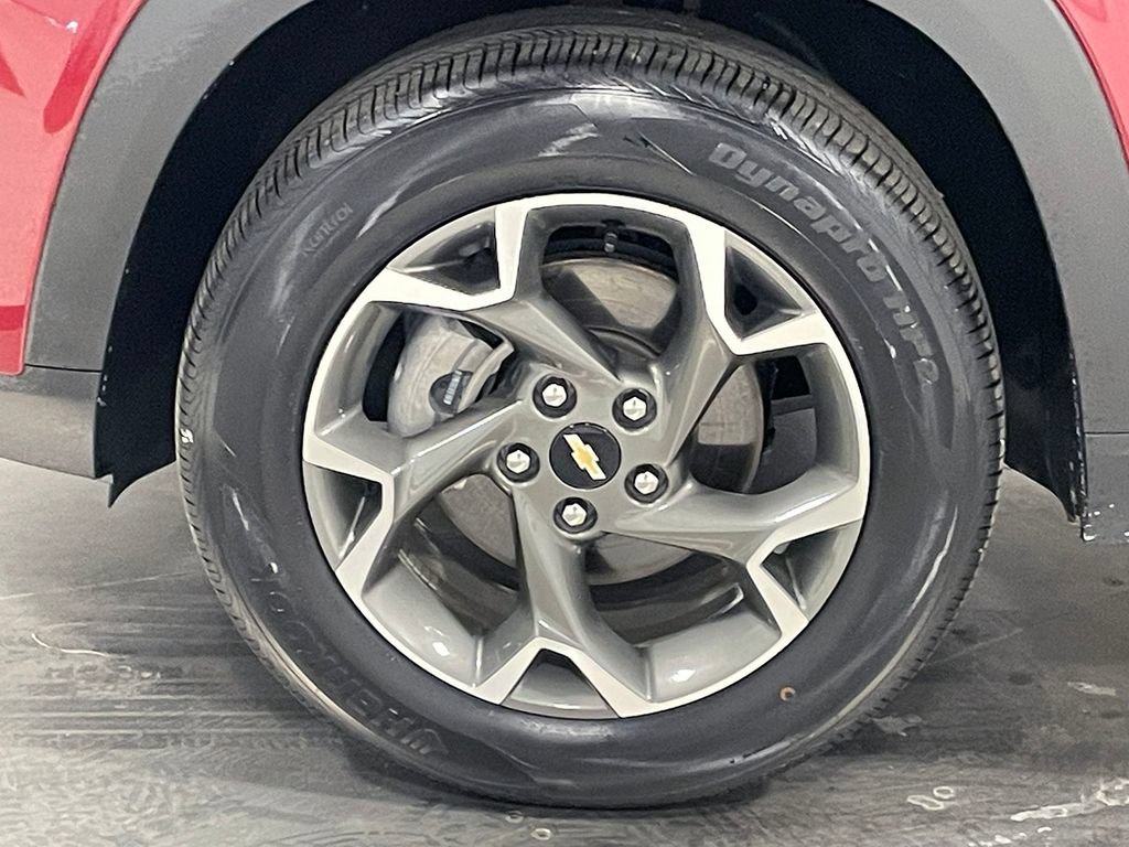 Used 2025 Chevrolet Trax LT FWD image 16