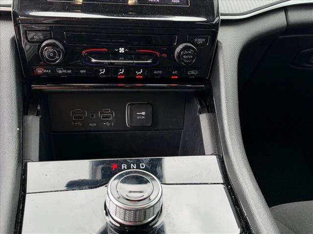 Used 2023 Jeep Grand Cherokee L Laredo RWD image 12
