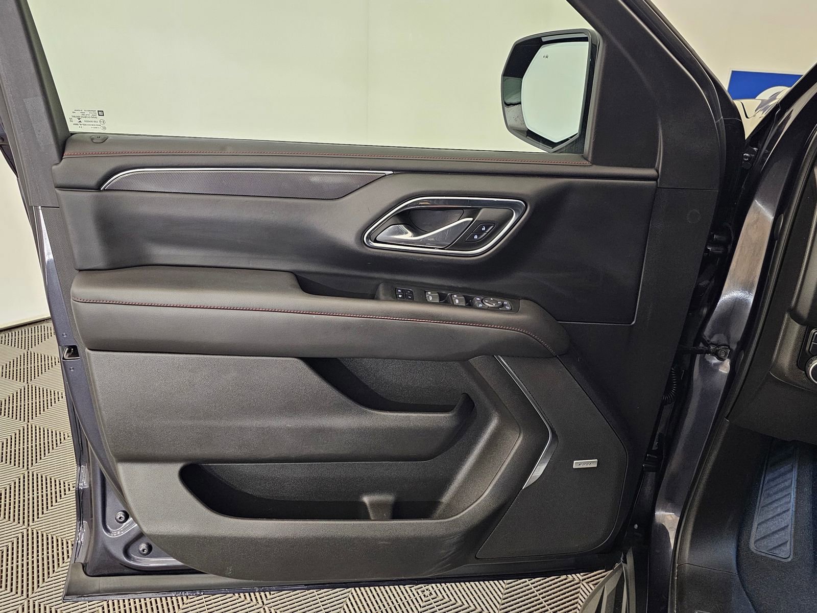 Used 2022 Chevrolet Suburban RST w/ Sport Performance Package image 10