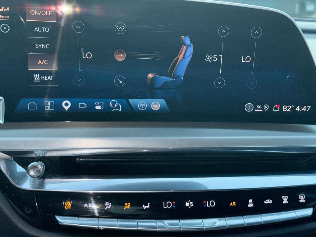 Used 2024 Cadillac Lyriq Luxury AWD/4WD image 25