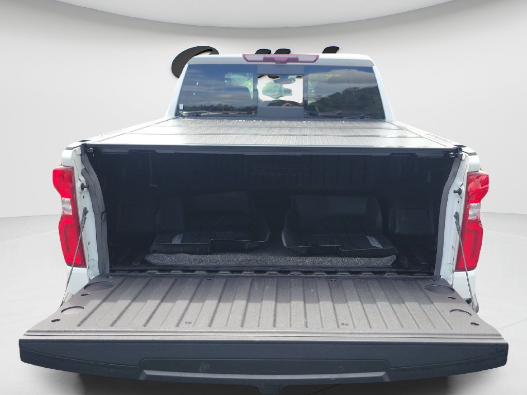 Used 2020 Chevrolet Silverado 1500 High Country w/ Technology Package AWD/4WD image 9