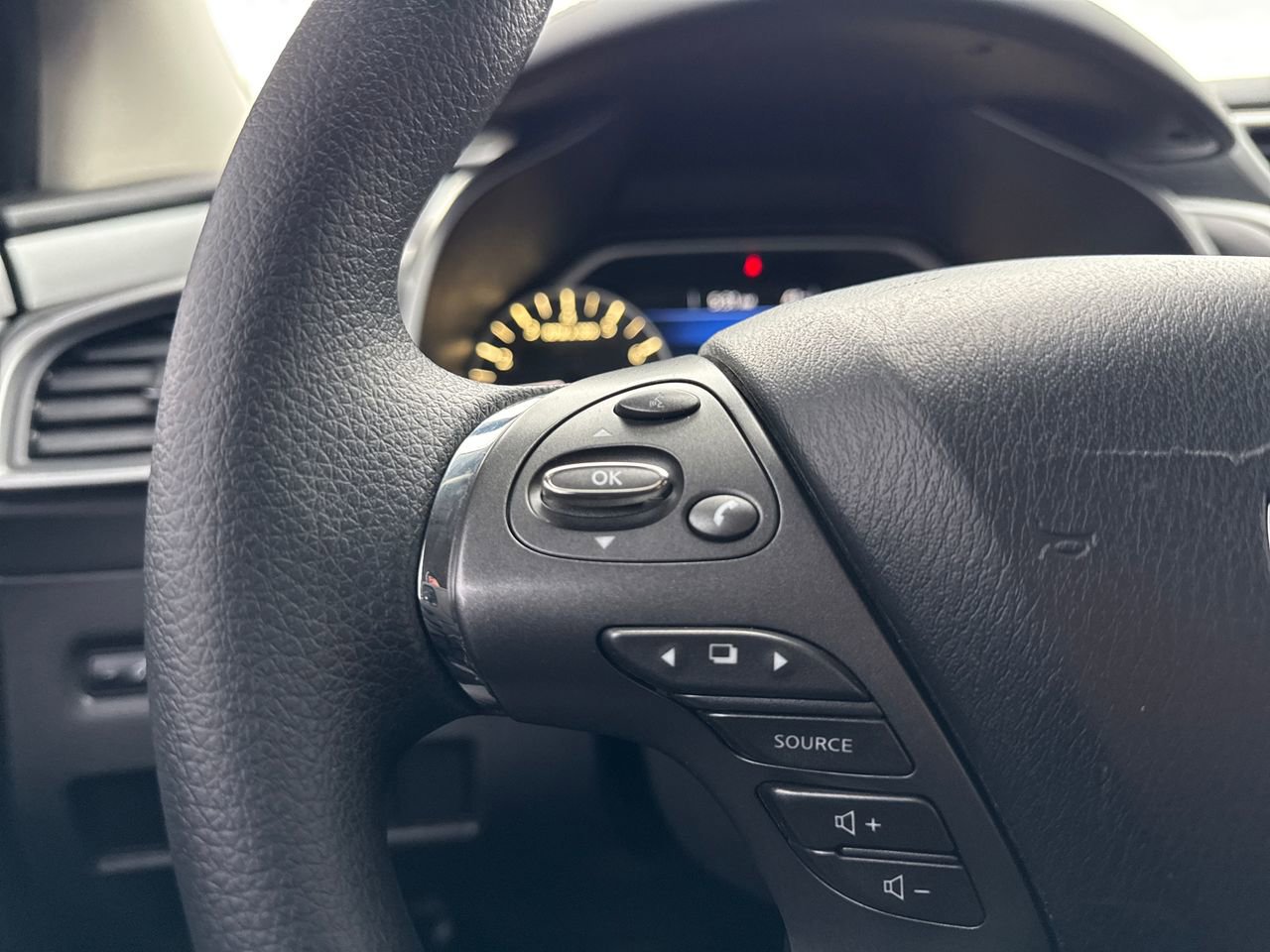 Used 2020 Nissan Murano S image 28