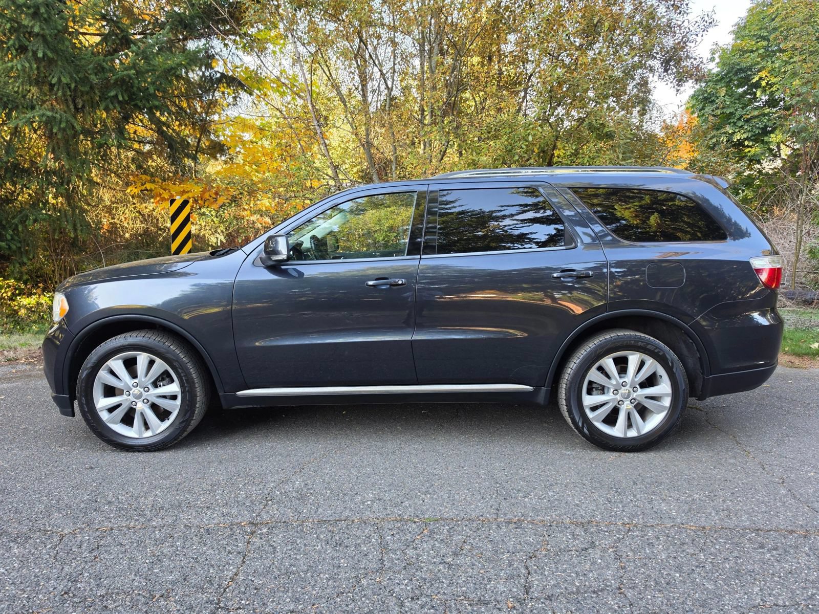 Used 2012 Dodge Durango Crew w/ Leather Interior Group AWD/4WD image 2