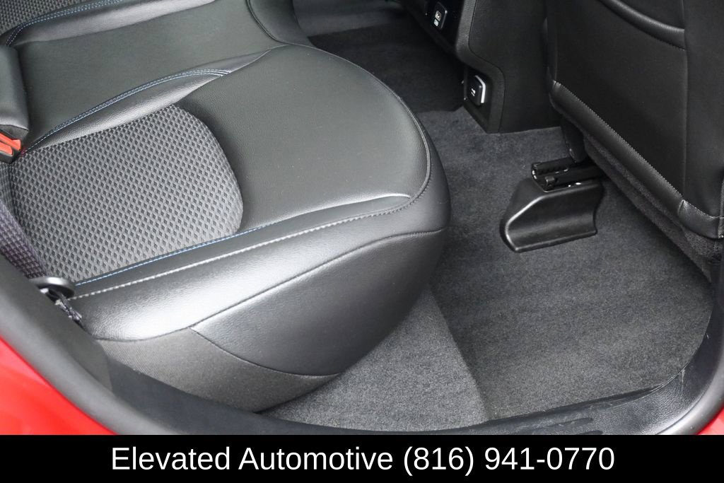 Used 2025 Jeep Compass Latitude w/ Altitude Special Edition AWD/4WD image 9