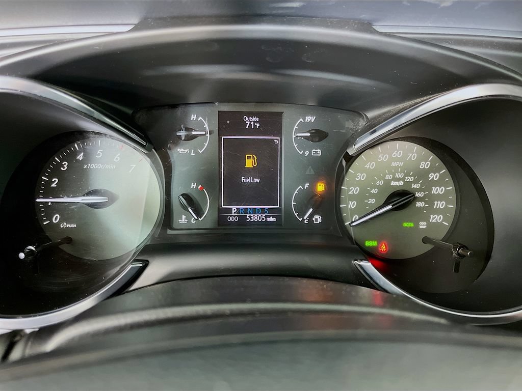 Used 2019 Toyota Sequoia SR5 AWD/4WD image 18