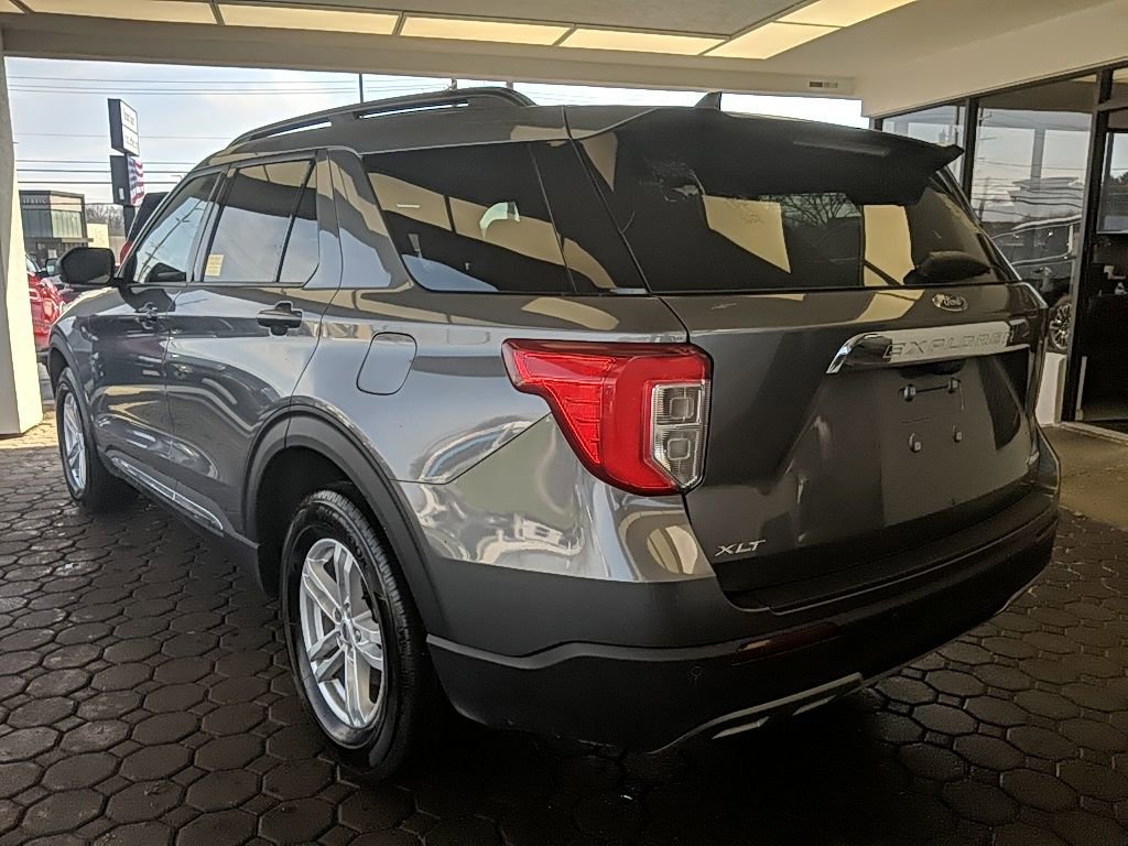 Used 2022 Ford Explorer XLT w/ Equipment Group 202A image 10