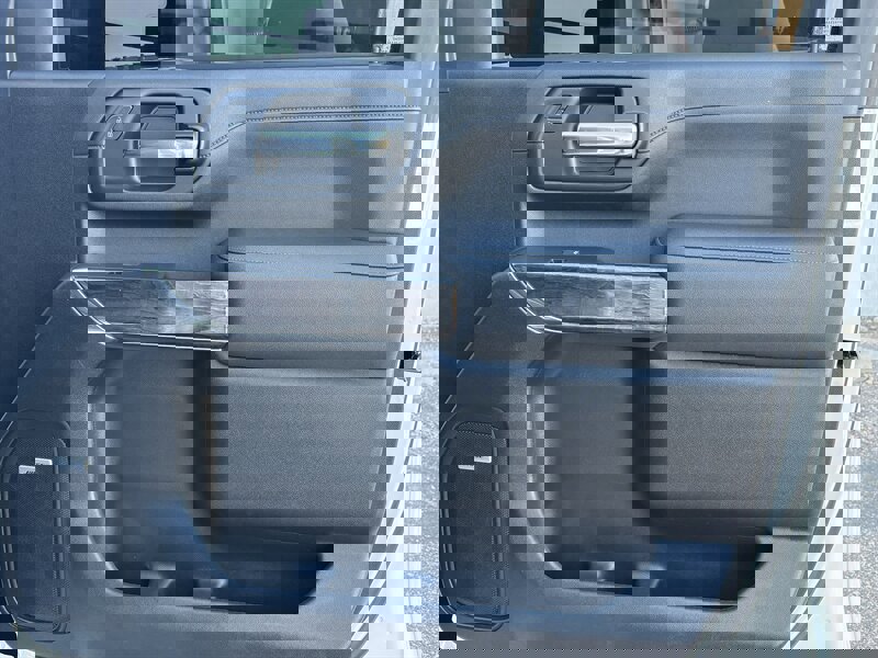 Used 2023 Chevrolet Silverado 2500 LTZ w/ LTZ Premium Package image 35