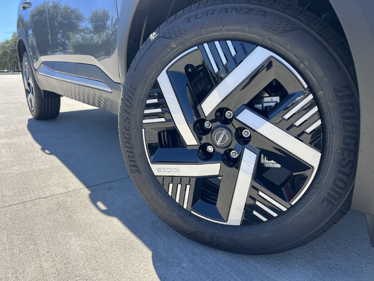 New 2027 Nissan Kicks SV FWD image 6