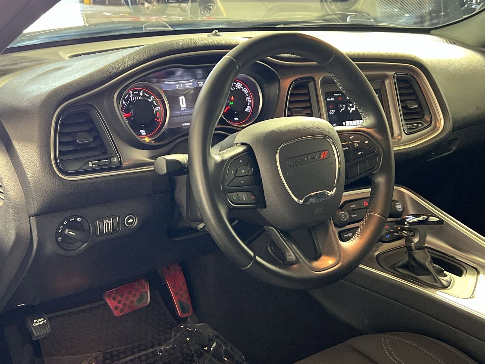 Used 2021 Dodge Challenger SXT image 23