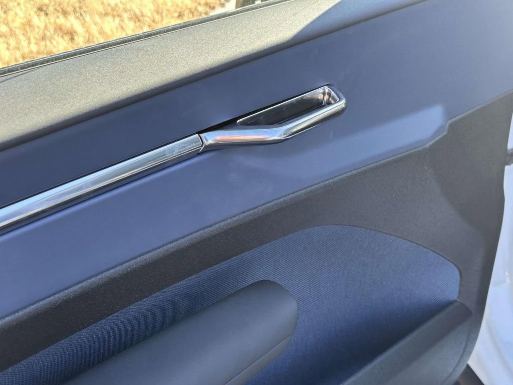 New 2026 Volvo EX30 Cross Country Ultra w/ Protection Package Premier AWD/4WD image 16