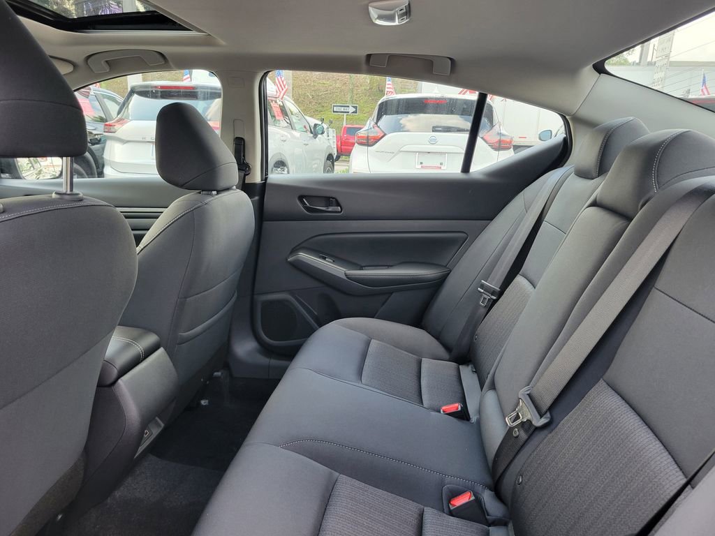 Used 2025 Nissan Altima 2.5 SV w/ SV Premium Package FWD image 7