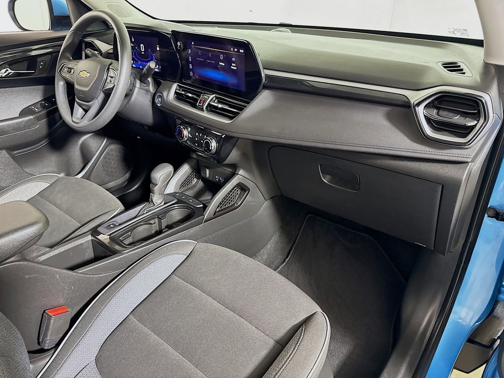 Used 2025 Chevrolet TrailBlazer LT image 24