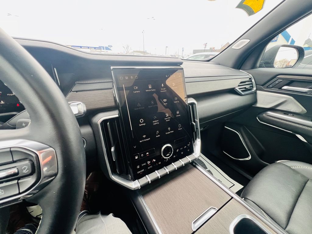 Used 2024 GMC Acadia Denali w/ Super Cruise Package image 31