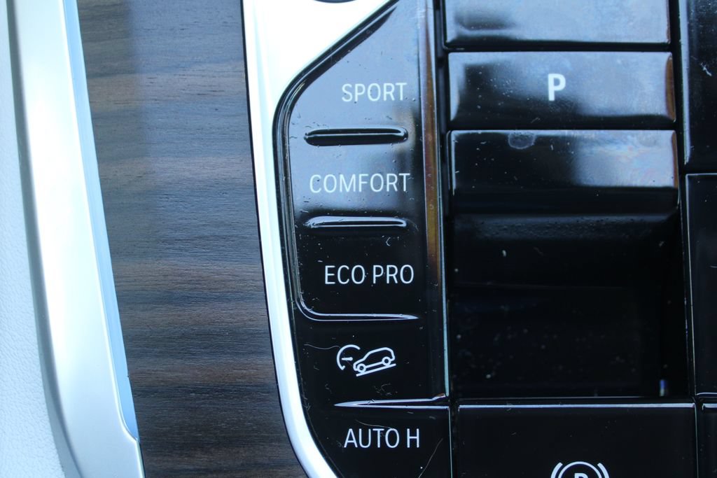 Used 2025 BMW X5 xDrive40i AWD/4WD image 44