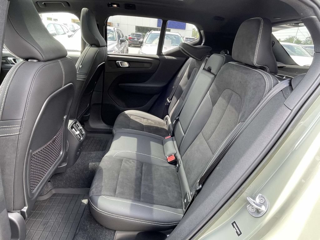 Used 2023 Volvo XC40 Recharge Ultimate w/ Protection Package Premier AWD/4WD image 4