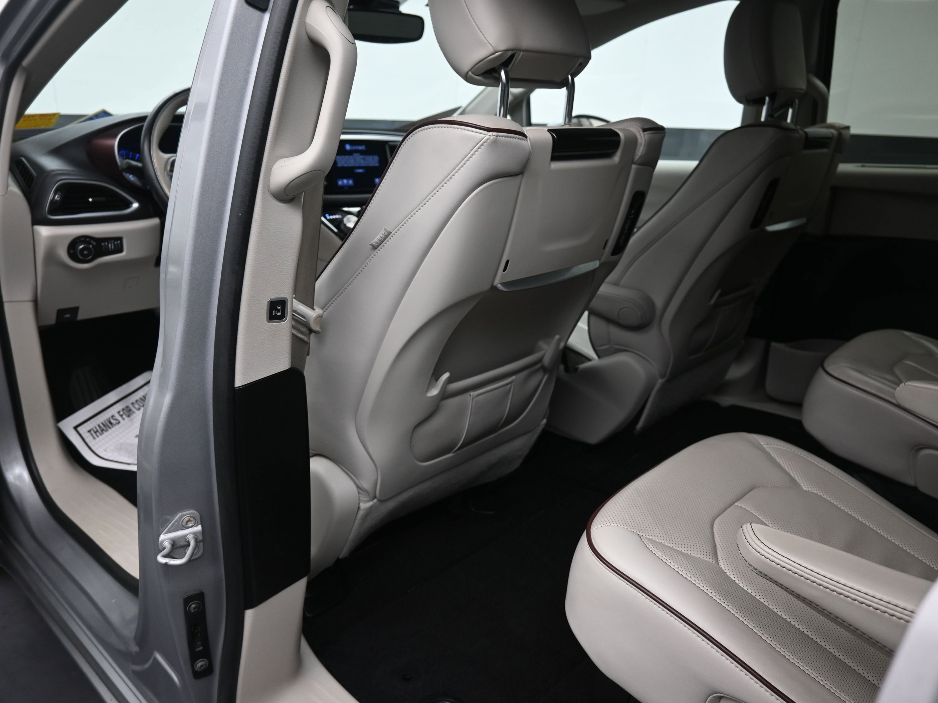 Used 2017 Chrysler Pacifica Limited w/ UConnect Theater Package image 20