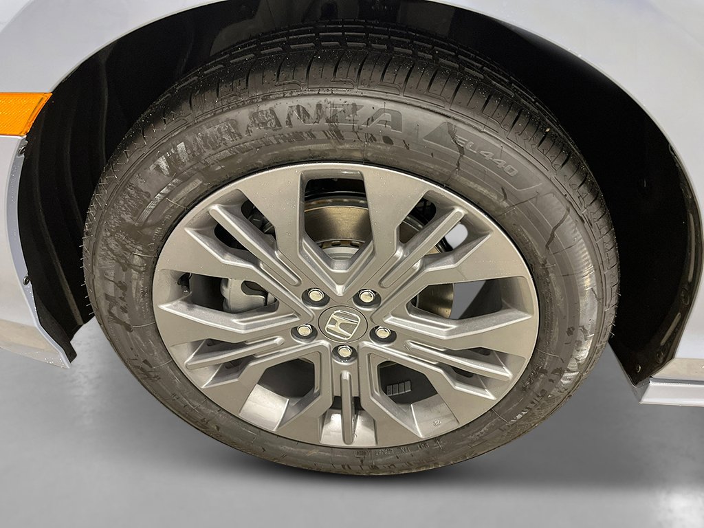 New 2026 Honda Odyssey Touring image 11