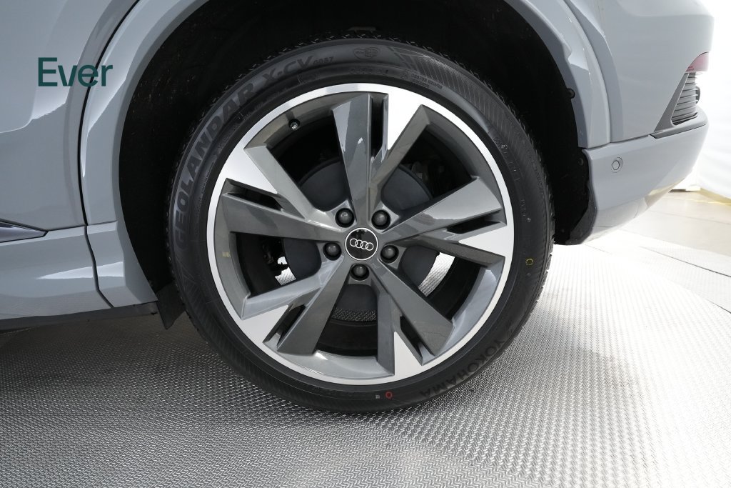 Used 2023 Audi Q4 e-tron Prestige w/ Black Optic Package AWD/4WD image 19