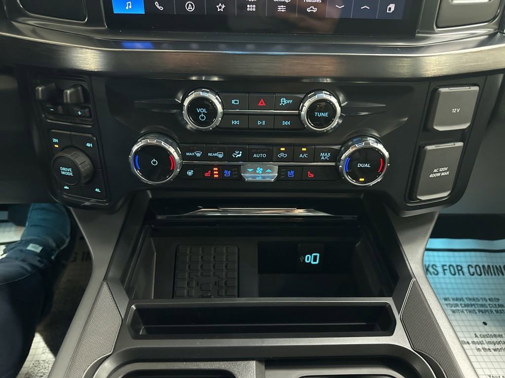 New 2026 Ford F250 Lariat w/ Black Appearance Package image 41