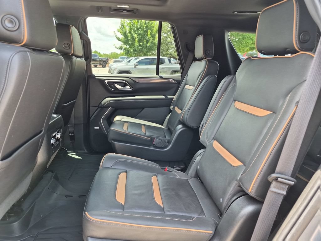 Used 2022 GMC Yukon AT4 w/ Technology Package AWD/4WD image 37