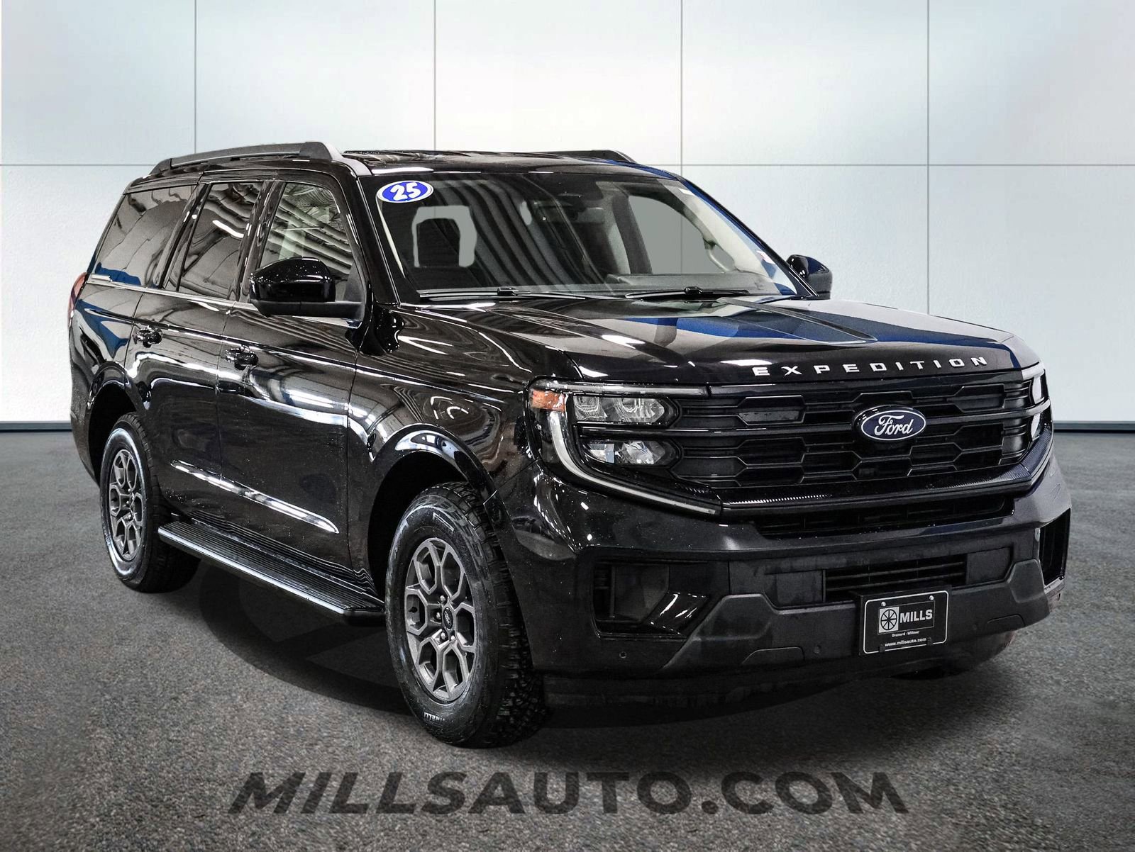 Certified 2025 Ford Expedition Active image 11