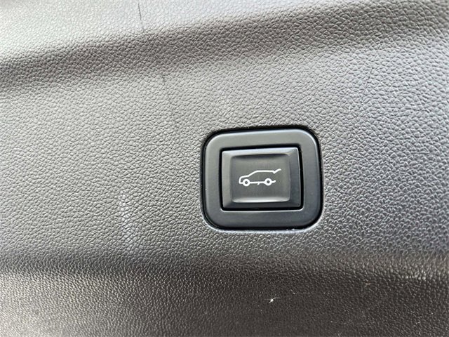 Used 2021 GMC Yukon SLT w/ Rear Media and Nav Package image 13