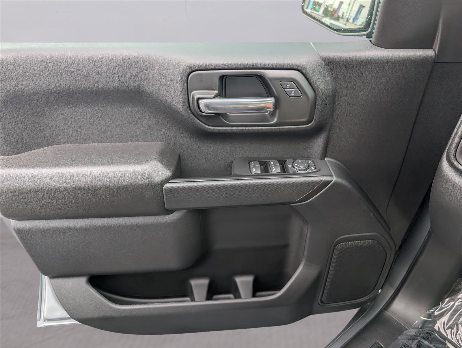 New 2026 Chevrolet Silverado 1500 Custom w/ LPO, Dark Essentials Package AWD/4WD image 23