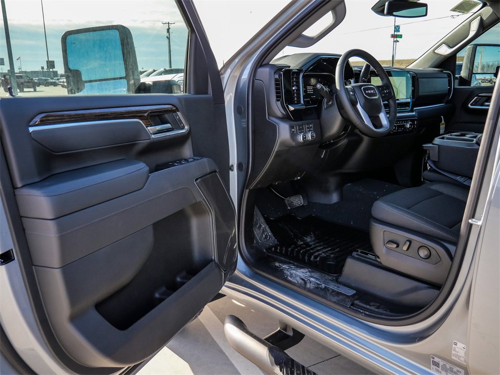 New 2026 GMC Sierra 3500 SLE w/ Preferred Package image 28