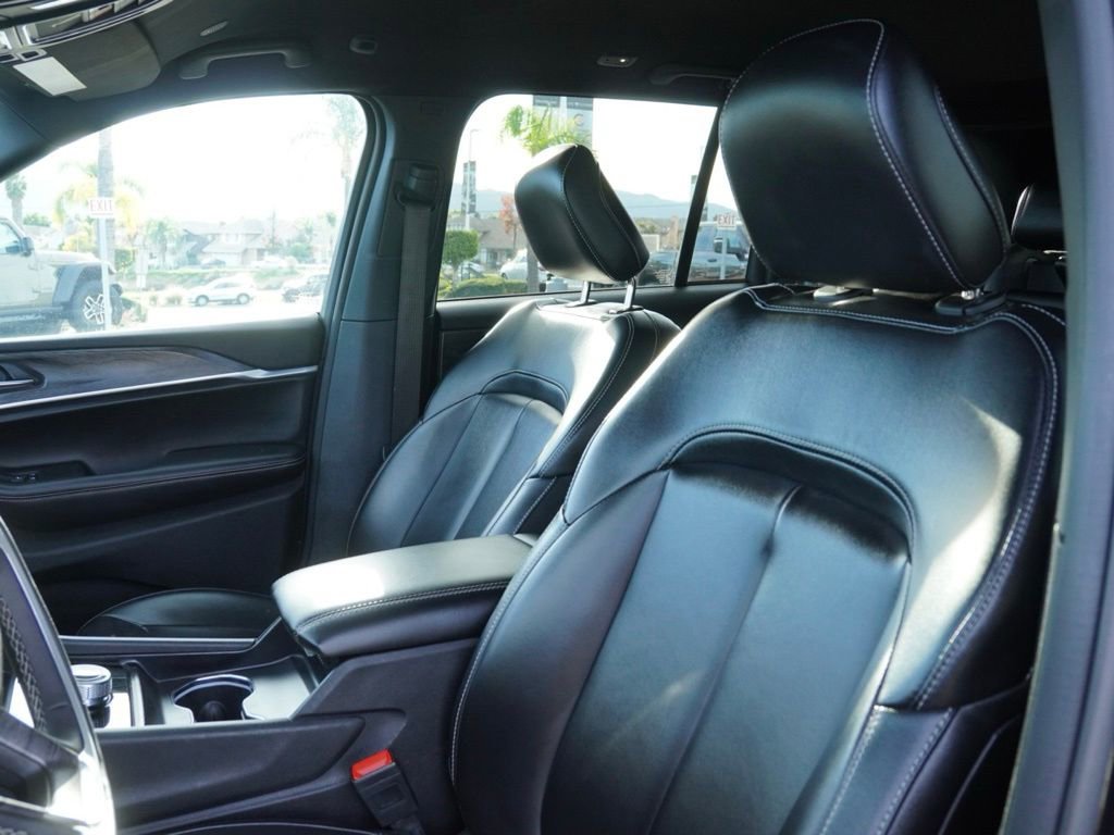 Certified 2024 Jeep Grand Cherokee Limited image 19