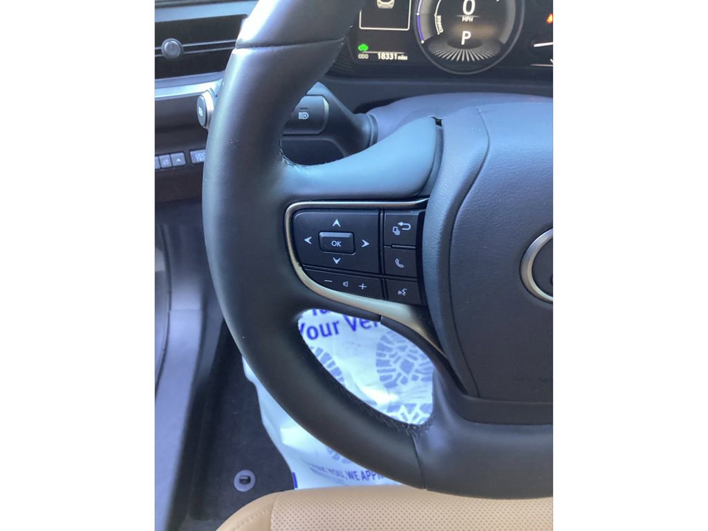 Used 2024 Lexus UX 250h AWD w/ Premium Package image 37