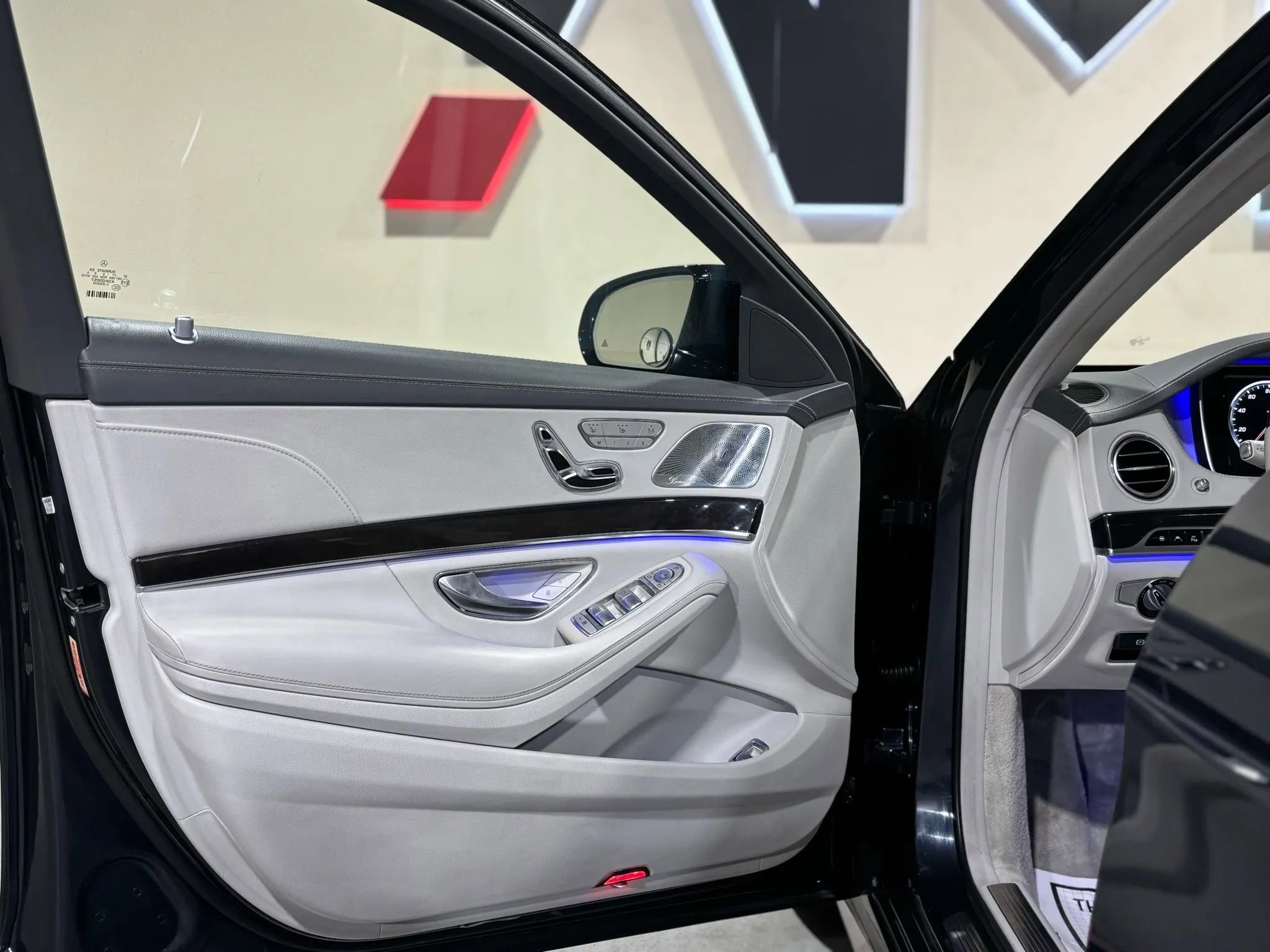 Used 2016 Mercedes-Benz S 550 Sedan image 10