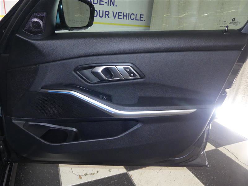 Used 2021 BMW 330e xDrive w/ Convenience Package image 27