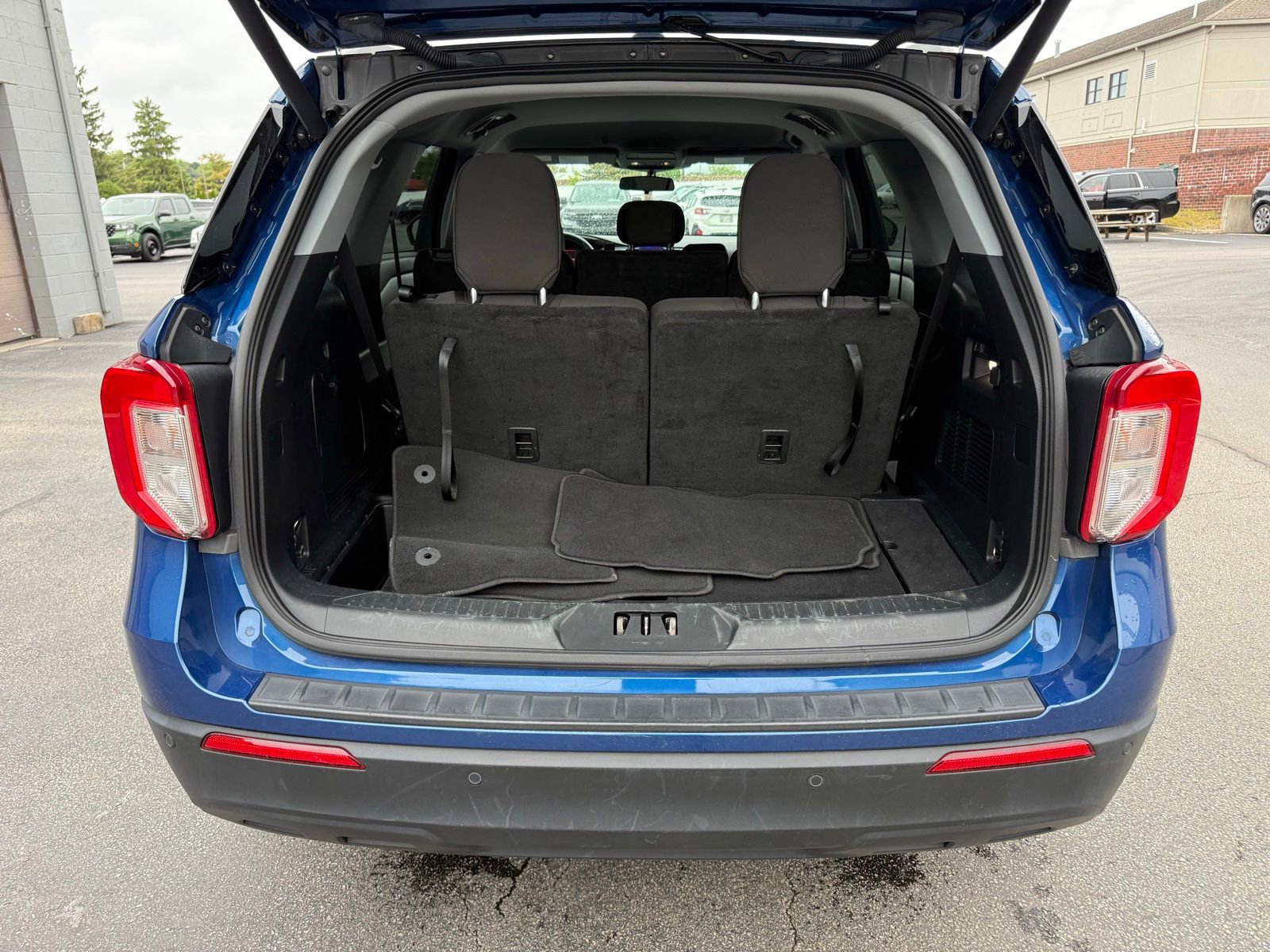 Used 2022 Ford Explorer XLT AWD/4WD image 42