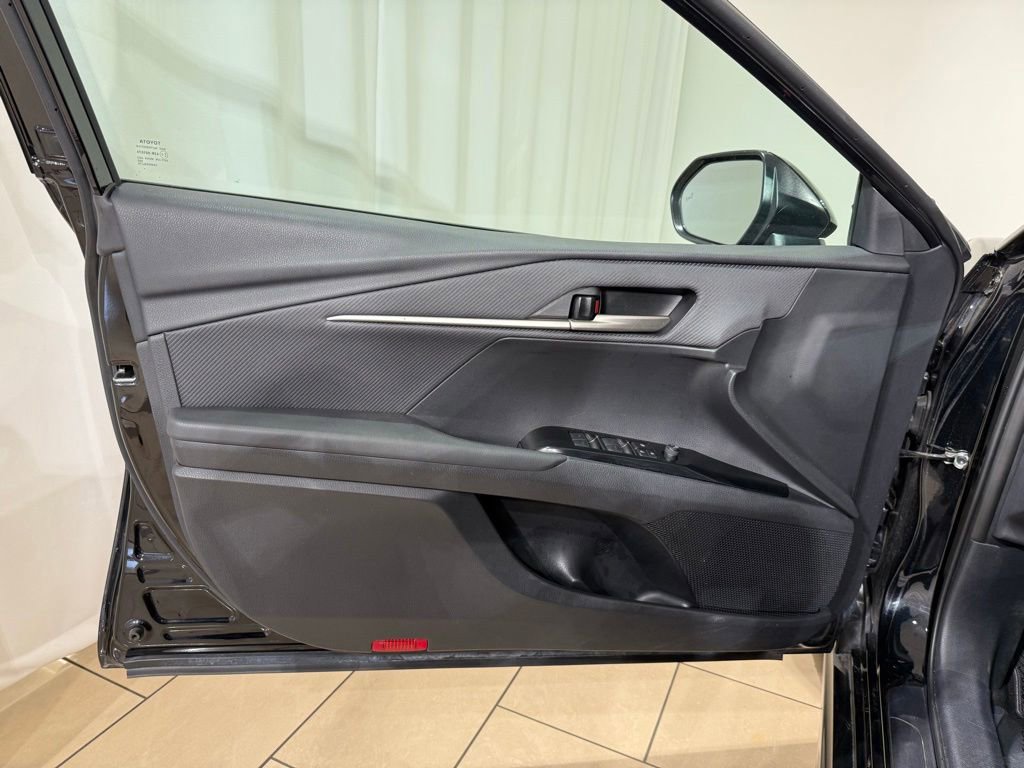 Certified 2025 Toyota Camry SE FWD image 14