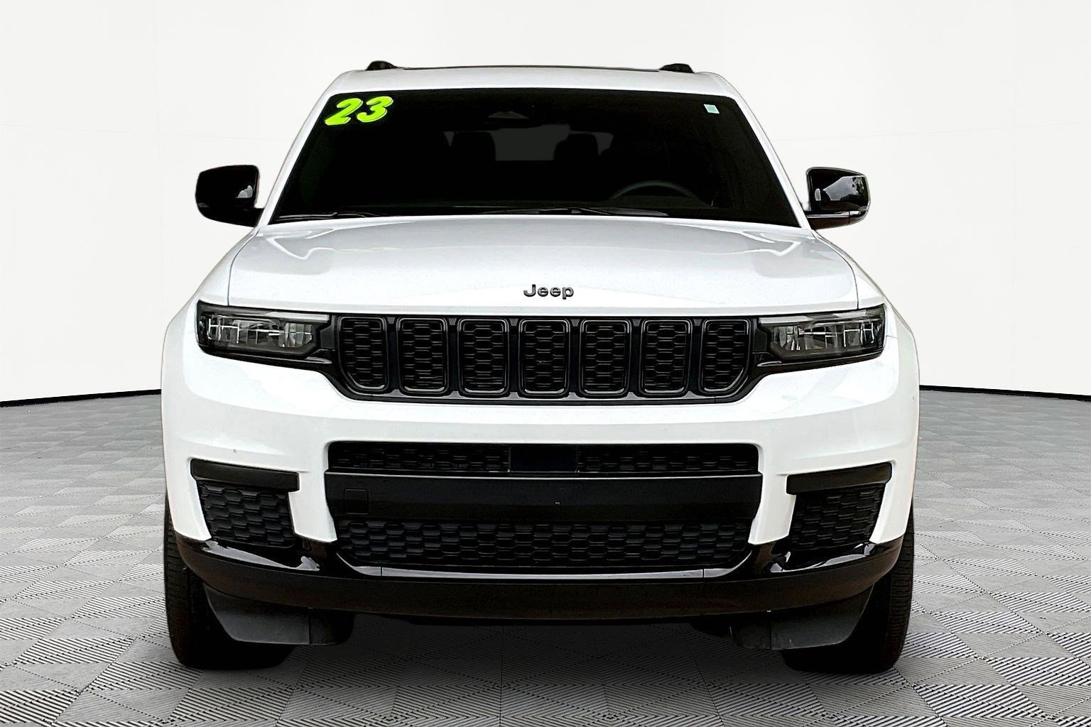 Used 2023 Jeep Grand Cherokee L Laredo AWD/4WD image 2